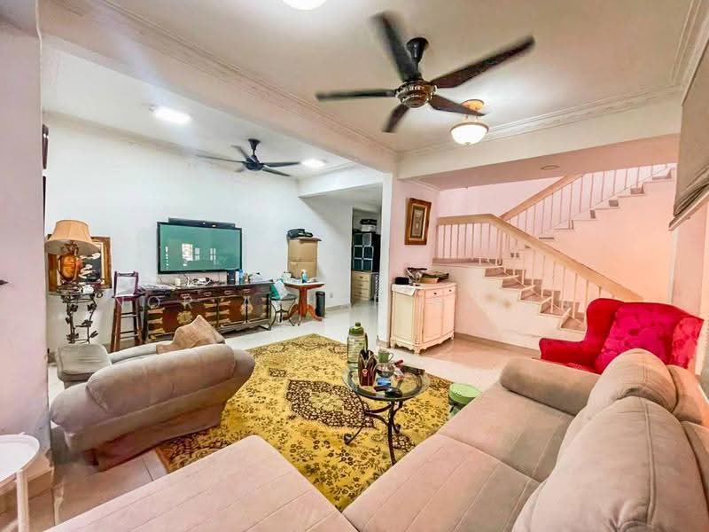 2-storey Terraced House for Sale in SS19 (Subang Jaya) - Nor Azhar Azlan - Living Room - PropertyGuru.com.my