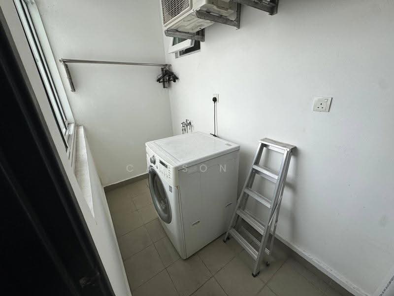 Kediaman Servis untuk Dijual di Seasons Amara Larkin - Carson . - Balcony - PropertyGuru.com.my