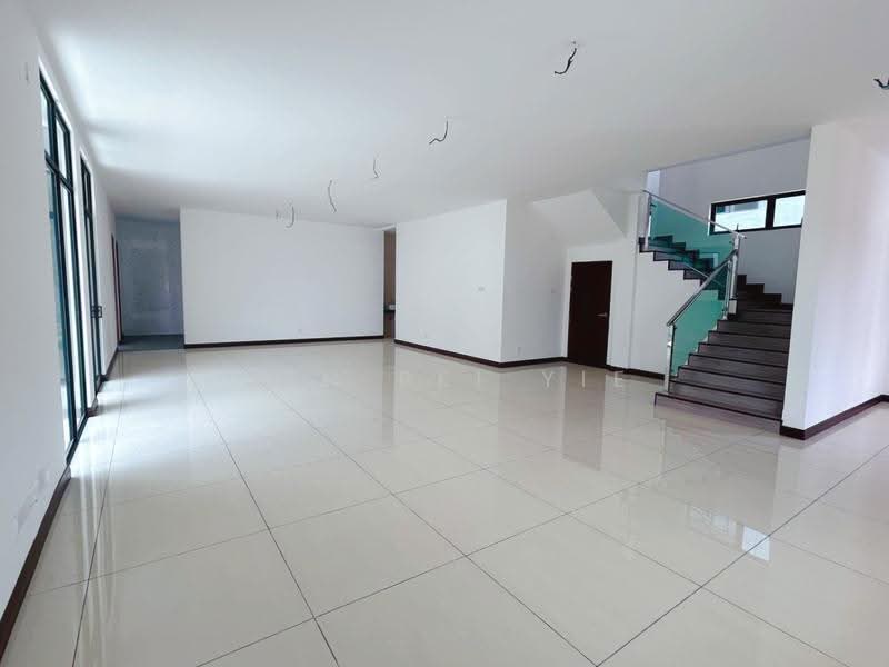 Bungalow House for Sale in Seremban (Negeri Sembilan) - Goh Pei Yie - Living Room & Dining Area - PropertyGuru.com.my