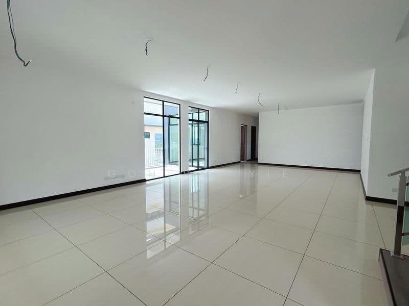 Bungalow House for Sale in Seremban (Negeri Sembilan) - Goh Pei Yie - Living Room & Dining Area - PropertyGuru.com.my