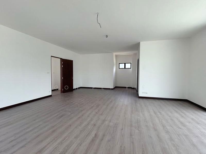 Bungalow House for Sale in Seremban (Negeri Sembilan) - Goh Pei Yie - Master Bedroom - PropertyGuru.com.my