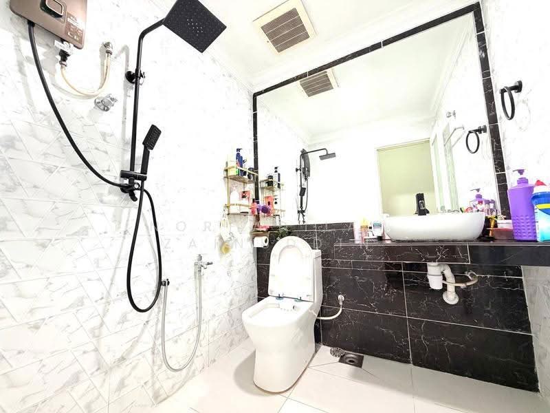 Rumah Teres 2-Tingkat untuk Dijual di Bandar Sri Damansara (Selangor) - NORFADILAH ZAINUDDIN - Bathroom - PropertyGuru.com.my