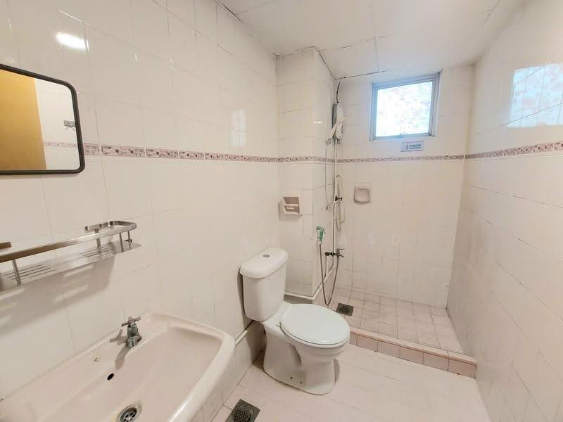 Kondominium untuk Disewa di Menara Megah - Sariah Saad - Bathroom - PropertyGuru.com.my