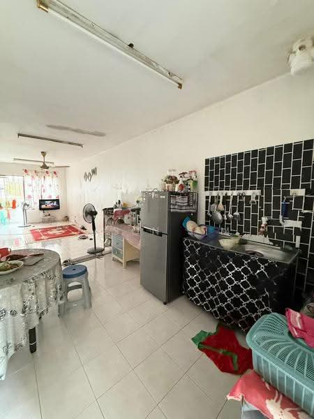 Rumah Flat untuk Dijual di Flat Tasek 64 - Jason Sim - Living Room - PropertyGuru.com.my