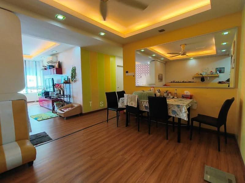 Kondominium untuk Dijual di Savanna Condominium - TS Low - Living Room - PropertyGuru.com.my