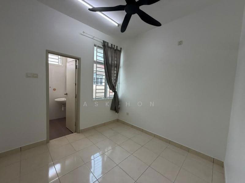 Rumah Teres 2-Tingkat untuk Disewa di Mutiara Rini (Skudai) - Ask Hon - Bathroom - PropertyGuru.com.my