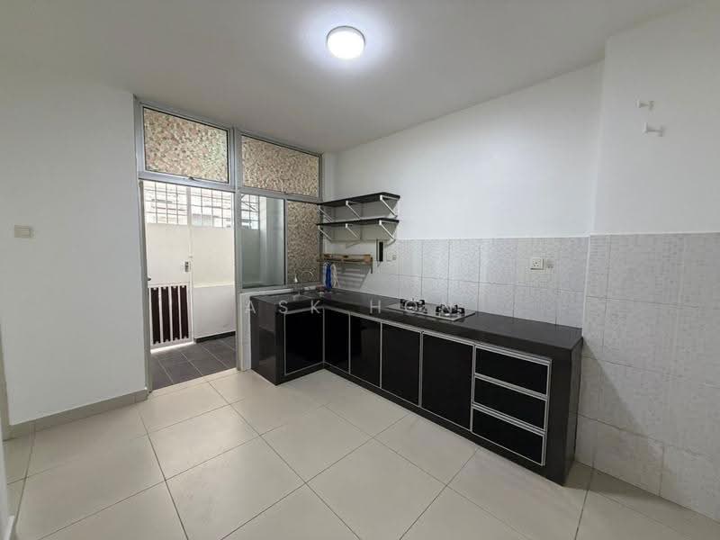 Rumah Teres 2-Tingkat untuk Disewa di Mutiara Rini (Skudai) - Ask Hon - Kitchen - PropertyGuru.com.my