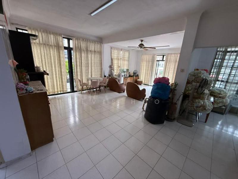 Semi-Detached House for Sale in Taman Johor Jaya (Johor Bahru) - Bevis Hoo - Living Room - PropertyGuru.com.my