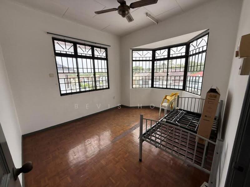Semi-Detached House for Sale in Taman Johor Jaya (Johor Bahru) - Bevis Hoo - Bedroom - PropertyGuru.com.my