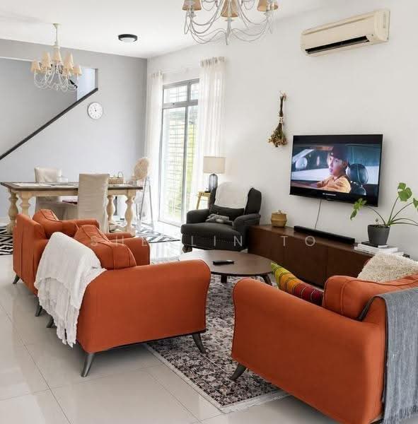 Link Bungalow for Sale in Mutiara Rini (Skudai) - Sherlin To - Living Room - PropertyGuru.com.my