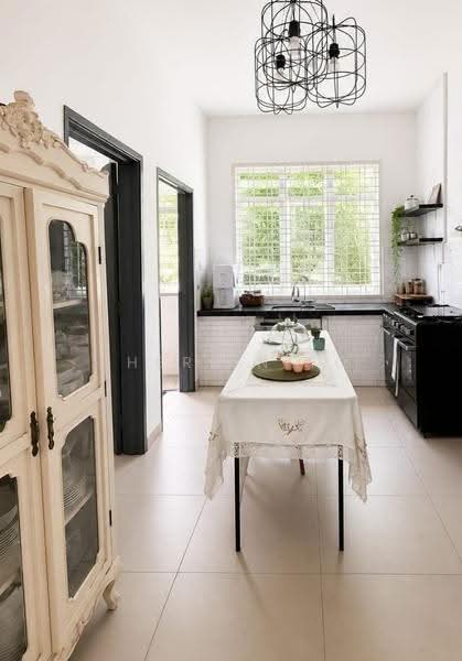 Link Bungalow for Sale in Mutiara Rini (Skudai) - Sherlin To - Kitchen - PropertyGuru.com.my