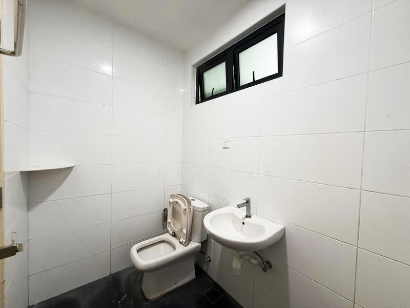 Condominium for Rent at Setia Sky Vista - Jerry Tan - Bathroom - PropertyGuru.com.my