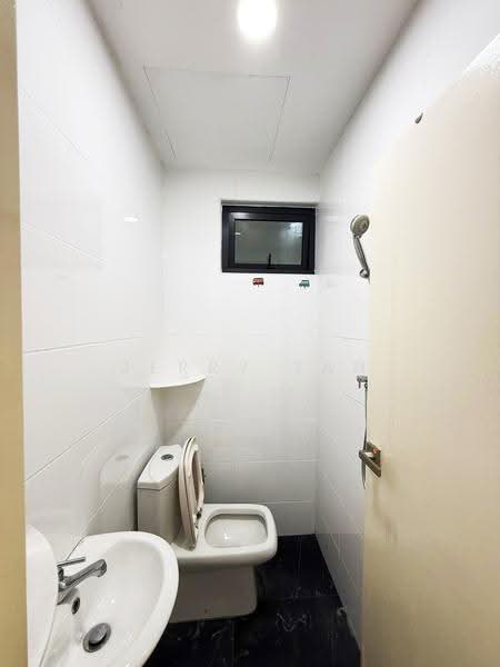 Condominium for Rent at Setia Sky Vista - Jerry Tan - Bathroom - PropertyGuru.com.my
