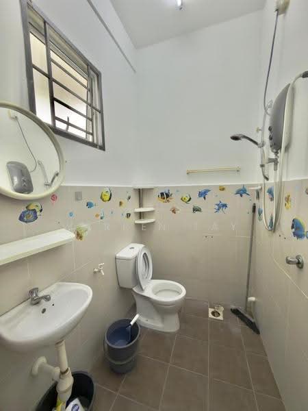 2-storey Terraced House for Rent in Senai (Kulai) - Warren Tay - Bathroom - PropertyGuru.com.my