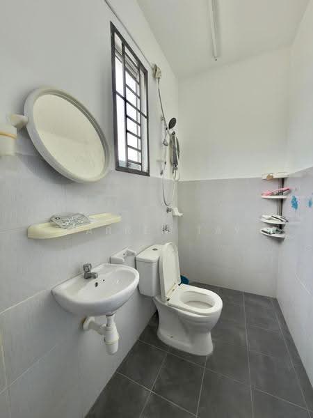 2-storey Terraced House for Rent in Senai (Kulai) - Warren Tay - Bathroom - PropertyGuru.com.my