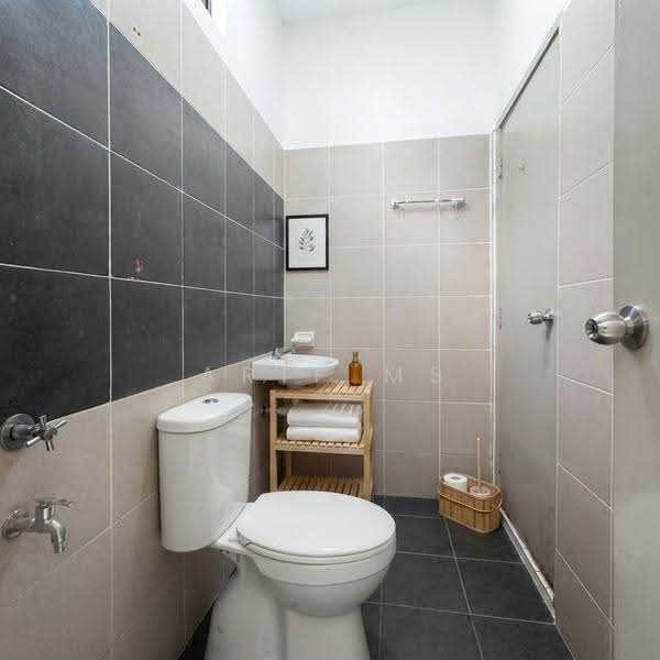 Rumah Teres 2-Tingkat untuk Disewa di Johor Bahru (Johor) - Arif MS - Bathroom - PropertyGuru.com.my