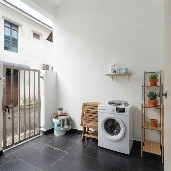 Rumah Teres 2-Tingkat untuk Disewa di Johor Bahru (Johor) - Arif MS - Exterior - PropertyGuru.com.my