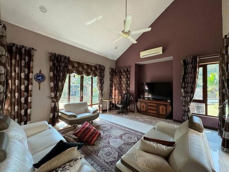 Semi-Detached House for Sale in Bukit Jelutong (Shah Alam) - Farah Aze - Living Room - PropertyGuru.com.my