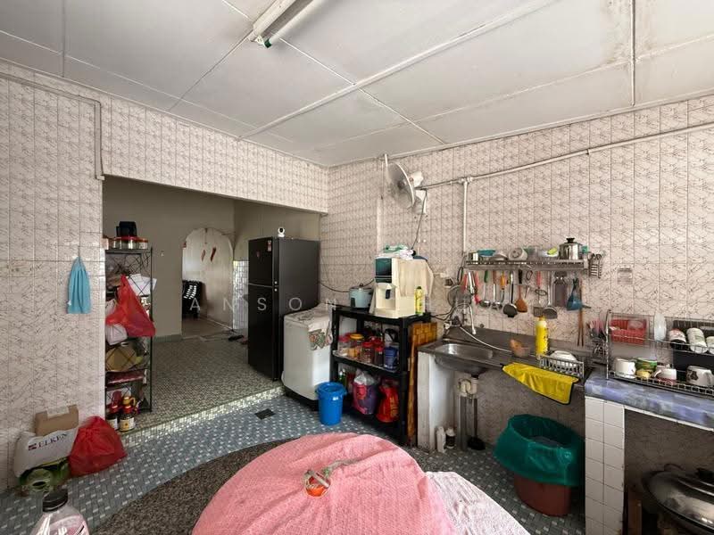 Rumah Teres 2-Tingkat untuk Dijual di Taman Pelangi (Johor Bahru) - Anson Chua - Kitchen - PropertyGuru.com.my