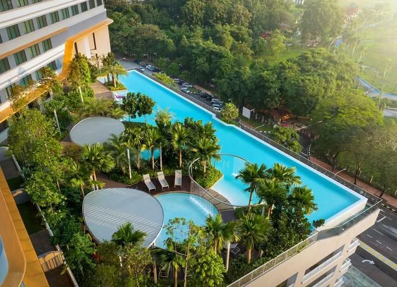 Kediaman Servis untuk Dijual di Parc 3 - Yk Yong - Pool - PropertyGuru.com.my