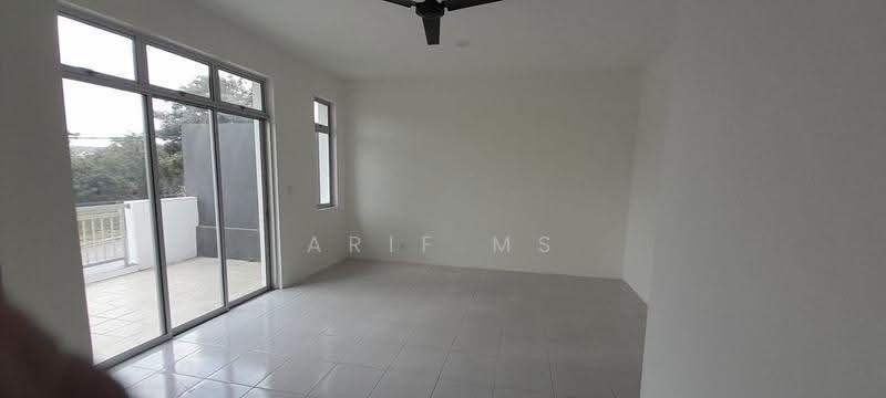 Rumah Teres 2-Tingkat untuk Disewa di Sri Saujana (Kota Tinggi) - Arif MS - Living Room - PropertyGuru.com.my