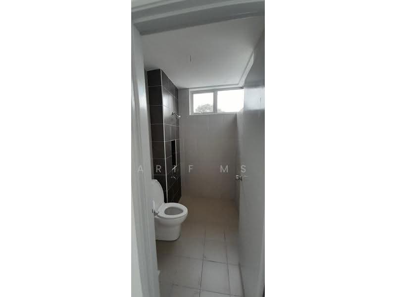 Rumah Teres 2-Tingkat untuk Disewa di Sri Saujana (Kota Tinggi) - Arif MS - Bathroom - PropertyGuru.com.my