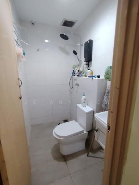 Rumah Teres 2-Tingkat untuk Dijual di Alam Damai (Cheras) - Jo-Ann Liew - Bathroom - PropertyGuru.com.my