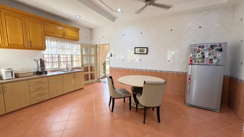 Bungalow House for Sale in Bandar Country Homes (Rawang) - Lucas Loh - Kitchen - PropertyGuru.com.my