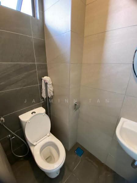 Pangsapuri untuk Disewa di D7 (D'Seven Lagoon Perdana) - Jasminn Tan - Bathroom - PropertyGuru.com.my