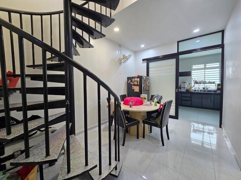1.5-storey Terraced House for Sale in Bandar Indahpura (Kulai) - Austing Ng - Dining Room - PropertyGuru.com.my