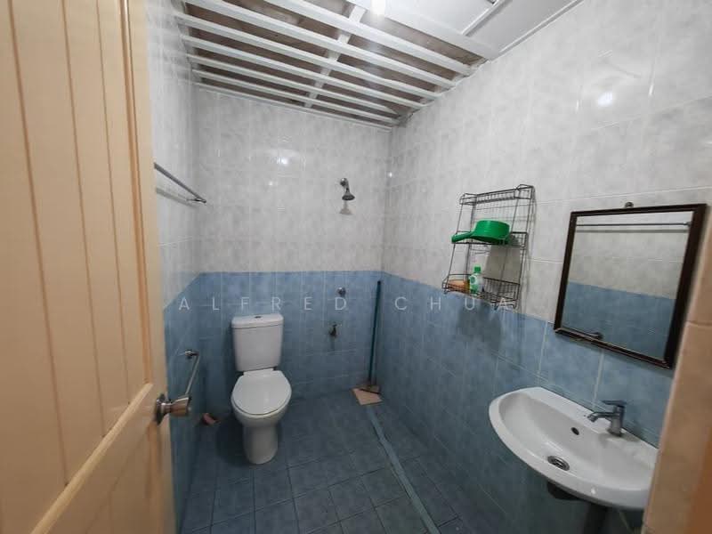 1-storey Terraced House for Sale in Taman Matang Jaya (Kuching) - Alfred Chua - Bathroom - PropertyGuru.com.my