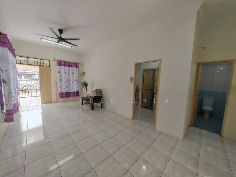 1-storey Terraced House for Sale in Taman Matang Jaya (Kuching) - Alfred Chua - Living Room - PropertyGuru.com.my