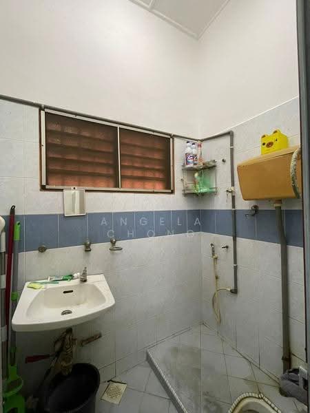 1-storey Terraced House for Sale in Kluang (Johor) - Angela Chong - Bathroom - PropertyGuru.com.my