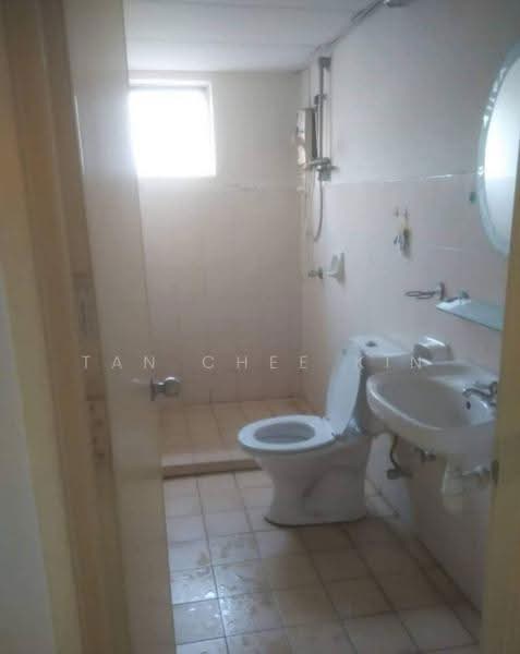 Apartment for Sale at Bayu Puteri - Tan Chee Kin - Bathroom - PropertyGuru.com.my