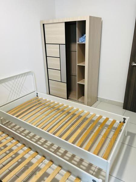Kediaman Servis untuk Dijual di Lakeview Suites @ Edumetro - Adrian Khoo - Bedroom - PropertyGuru.com.my
