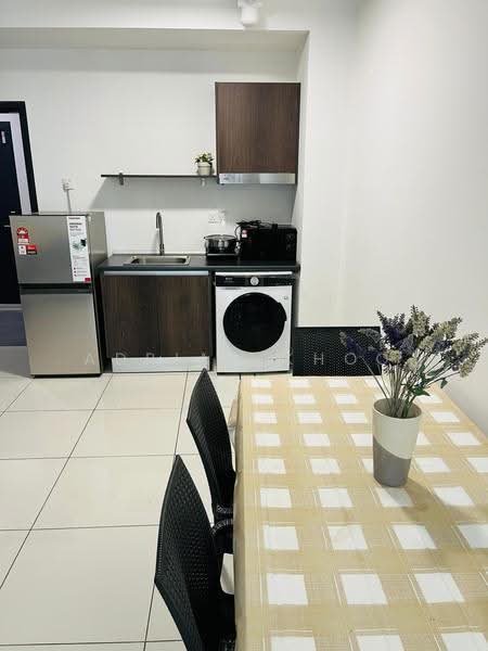 Kediaman Servis untuk Dijual di Lakeview Suites @ Edumetro - Adrian Khoo - Kitchen - PropertyGuru.com.my