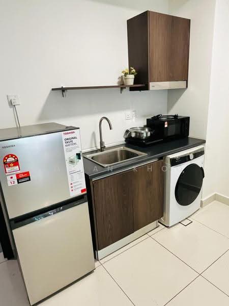 Kediaman Servis untuk Dijual di Lakeview Suites @ Edumetro - Adrian Khoo - Kitchen - PropertyGuru.com.my