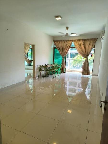 Kediaman Servis untuk Dijual di PARC Regency (Residensi Masai) - Yvonne Lim - Living Room - PropertyGuru.com.my