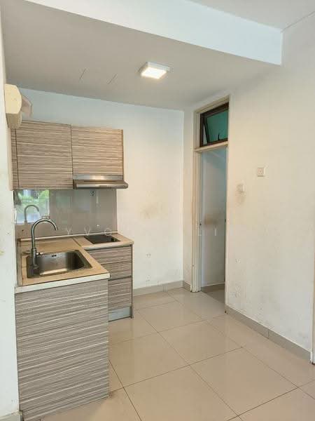 Kediaman Servis untuk Dijual di PARC Regency (Residensi Masai) - Yvonne Lim - Kitchen - PropertyGuru.com.my