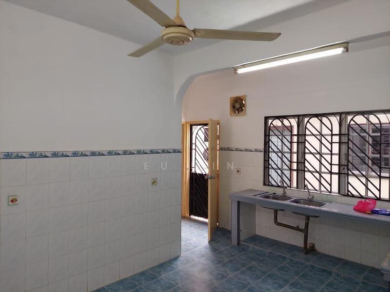 2-storey Terraced House for Sale in Seksyen 2, Taman Kinrara (Puchong) - Eu Gin - Kitchen - PropertyGuru.com.my