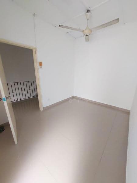 2-storey Terraced House for Sale in Seksyen 2, Taman Kinrara (Puchong) - Eu Gin - Interior - PropertyGuru.com.my