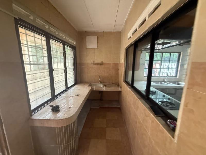 2-storey Terraced House for Sale in Bandar Kinrara Seksyen 5 (Bandar Kinrara) - Junbin Low - Kitchen - PropertyGuru.com.my