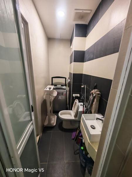 Kediaman Servis untuk Dijual di D'Secret Garden (Pangsapuri Kempas Indah) - Tina Tan - Bathroom - PropertyGuru.com.my
