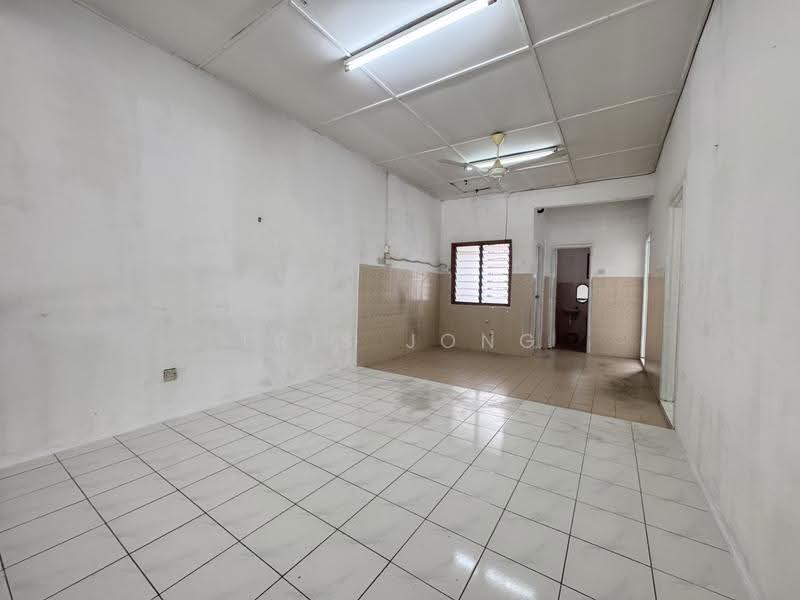 Rumah Bandar untuk Disewa di Kampung Melayu Batu 16 (Rawang) - Tris Jong - Interior - PropertyGuru.com.my