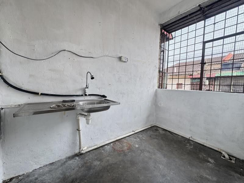 Rumah Bandar untuk Disewa di Kampung Melayu Batu 16 (Rawang) - Tris Jong - Interior - PropertyGuru.com.my