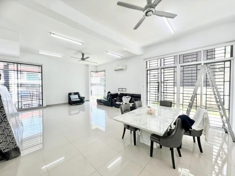 Rumah Berkembar untuk Dijual di Bandar Dato Onn (Tebrau) - Yik Tat - Living Room - PropertyGuru.com.my