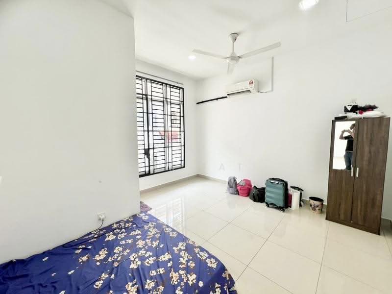 Rumah Berkembar untuk Dijual di Bandar Dato Onn (Tebrau) - Yik Tat - Bedroom - PropertyGuru.com.my