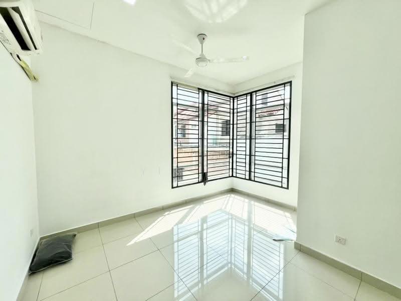 Rumah Berkembar untuk Dijual di Bandar Dato Onn (Tebrau) - Yik Tat - Interior - PropertyGuru.com.my