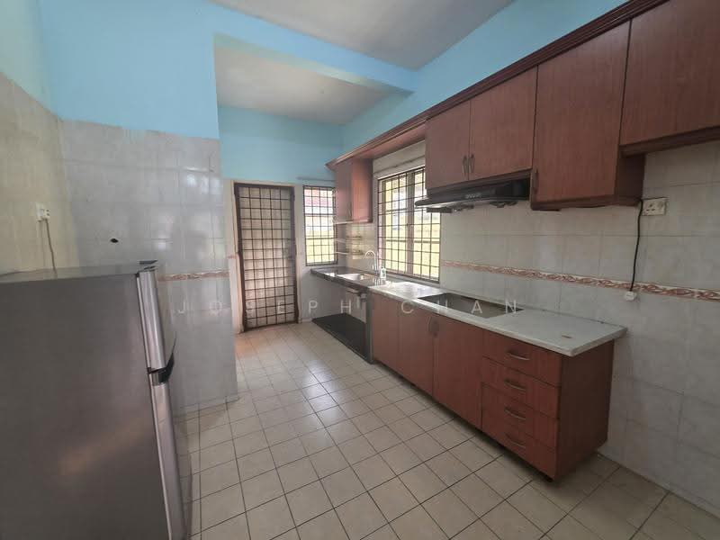 Rumah Teres 2-Tingkat untuk Dijual di Seksyen 7 (Shah Alam) - Joseph Chan - Kitchen - PropertyGuru.com.my