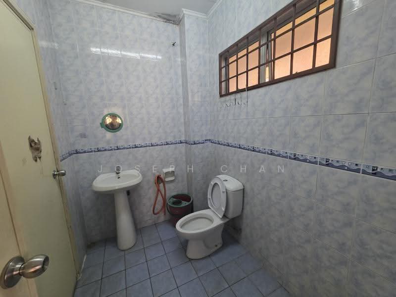 Rumah Teres 2-Tingkat untuk Dijual di Seksyen 7 (Shah Alam) - Joseph Chan - Bathroom - PropertyGuru.com.my